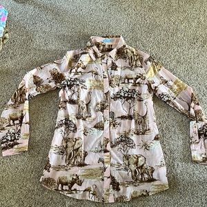 Cute J. McLaughlin Women’s African Safari themed top. Pink with brown hues
